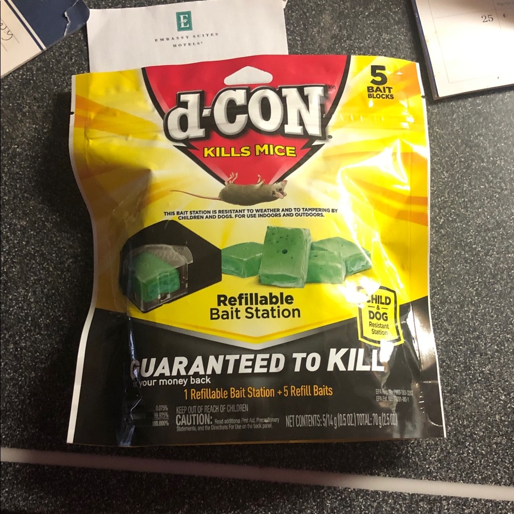 d-CON Refillable Bait Station